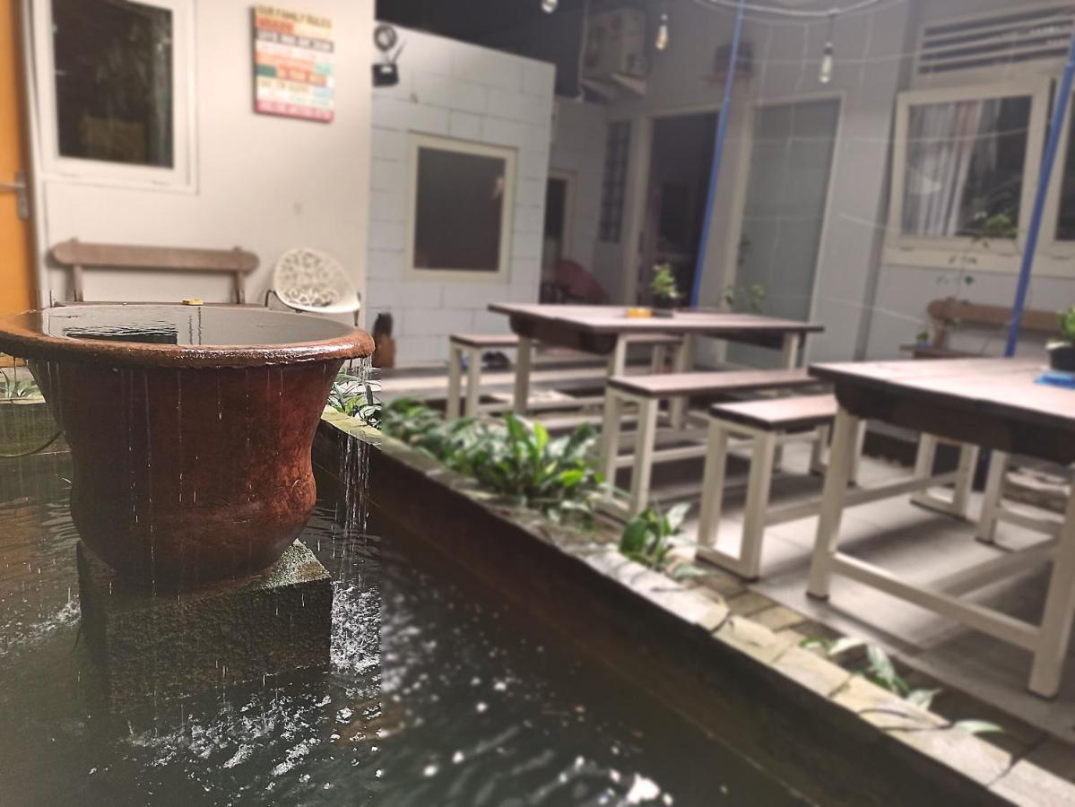 Jeng Tini Guest House Богор Экстерьер фото
