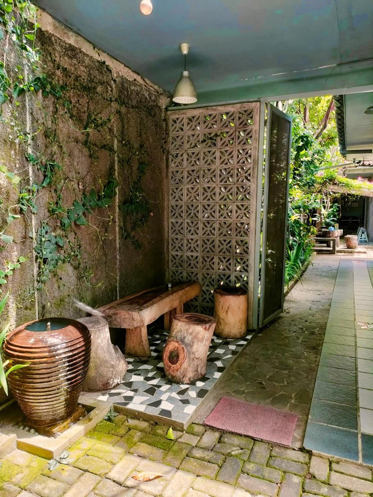 Jeng Tini Guest House Богор Экстерьер фото