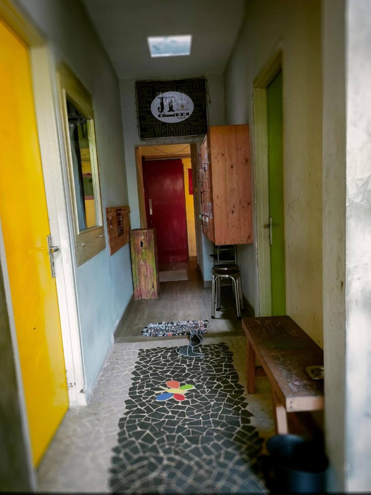 Jeng Tini Guest House Богор Экстерьер фото