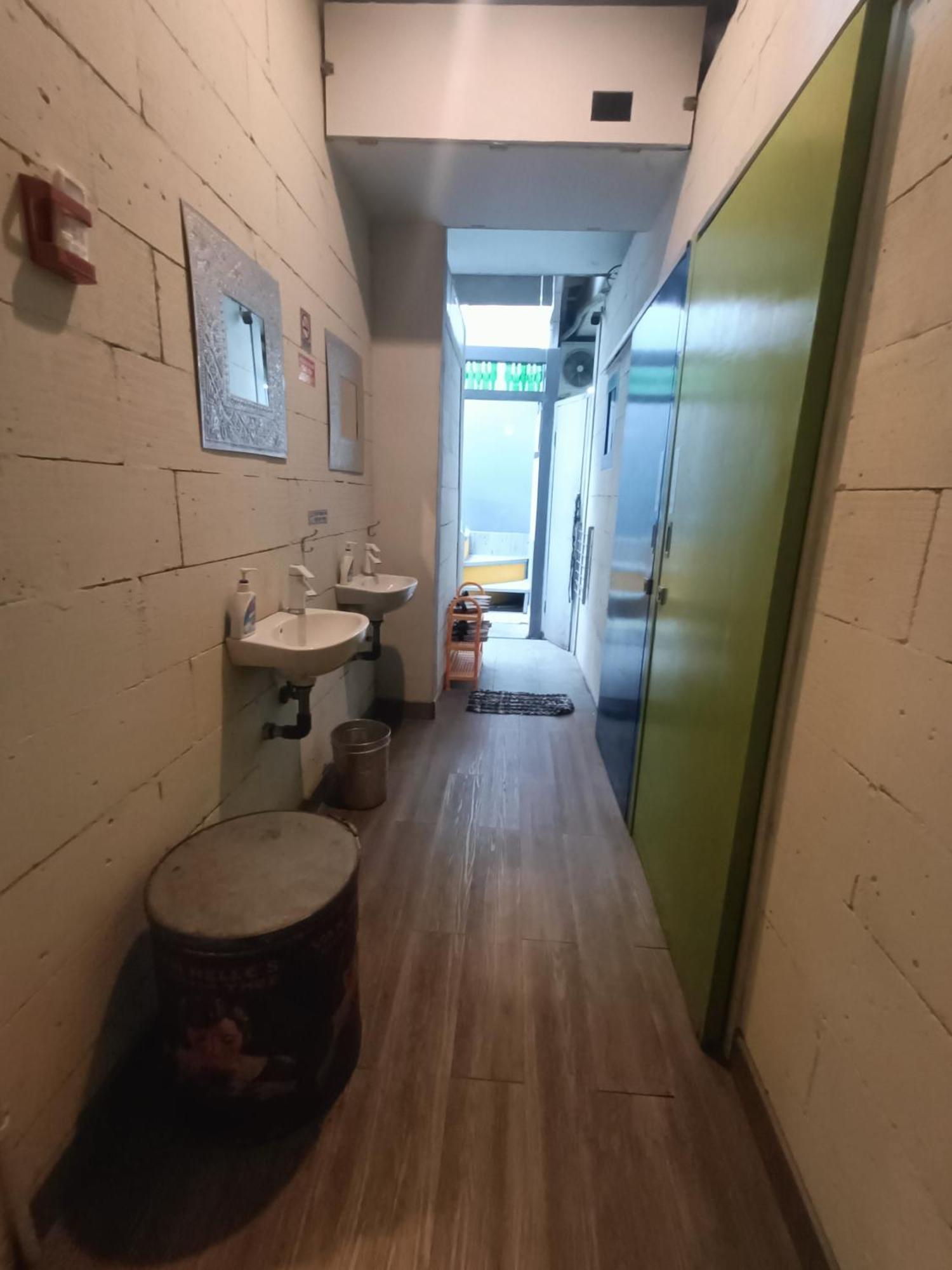 Jeng Tini Guest House Богор Экстерьер фото