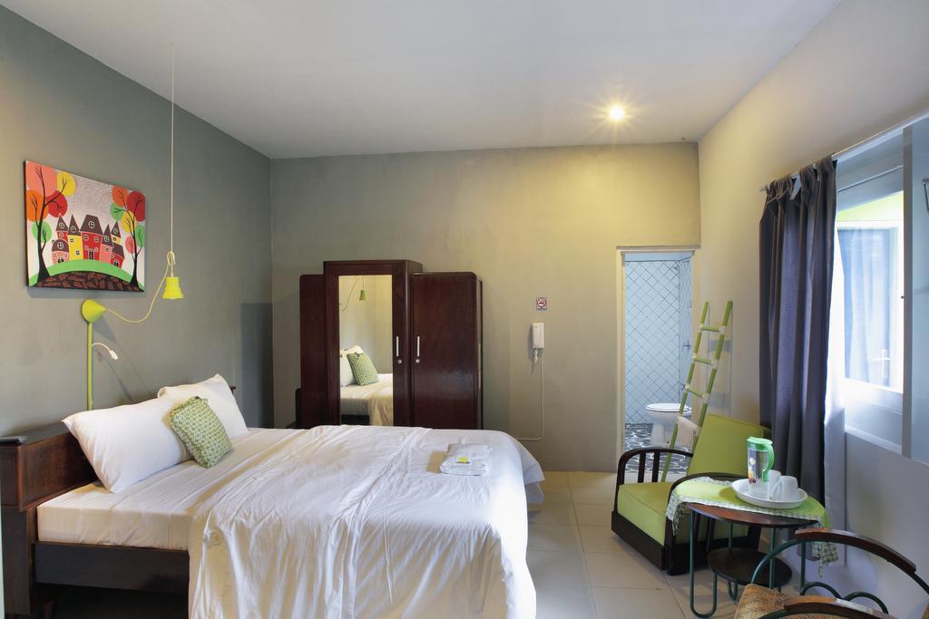 Jeng Tini Guest House Богор Экстерьер фото