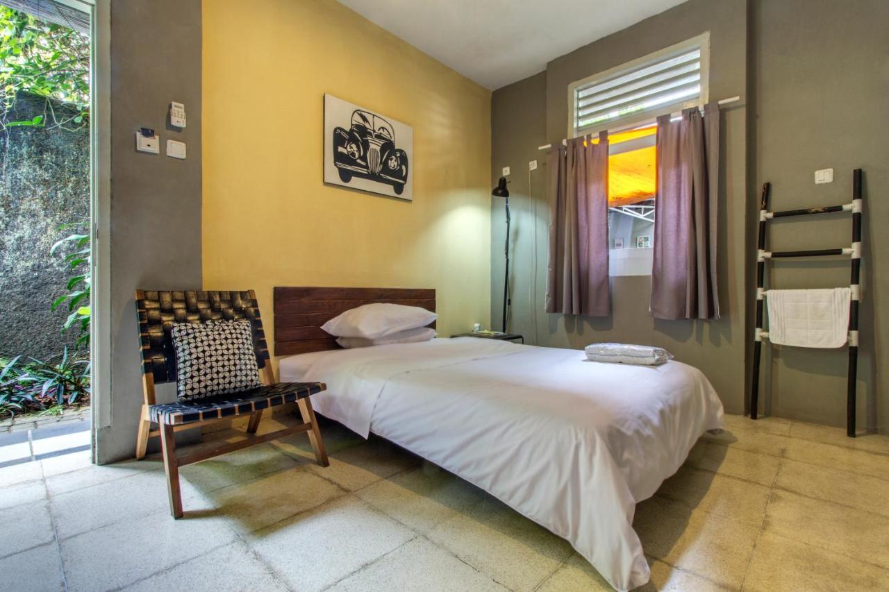 Jeng Tini Guest House Богор Экстерьер фото